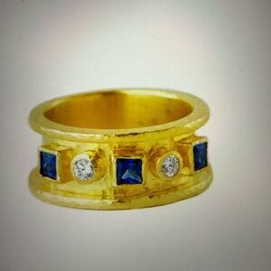 BEAUTIFUL ELIZABETH LOCKE 19K GOLD SAPPHIRE & DIAMOND CIGAR BAND RING